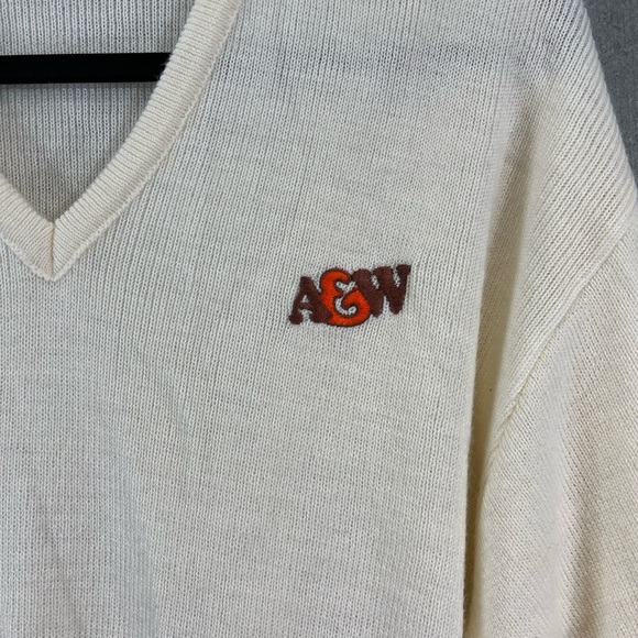 VINTAGE 1960’s A&W EMPLOYE SWEATER - Picture 6 of 6